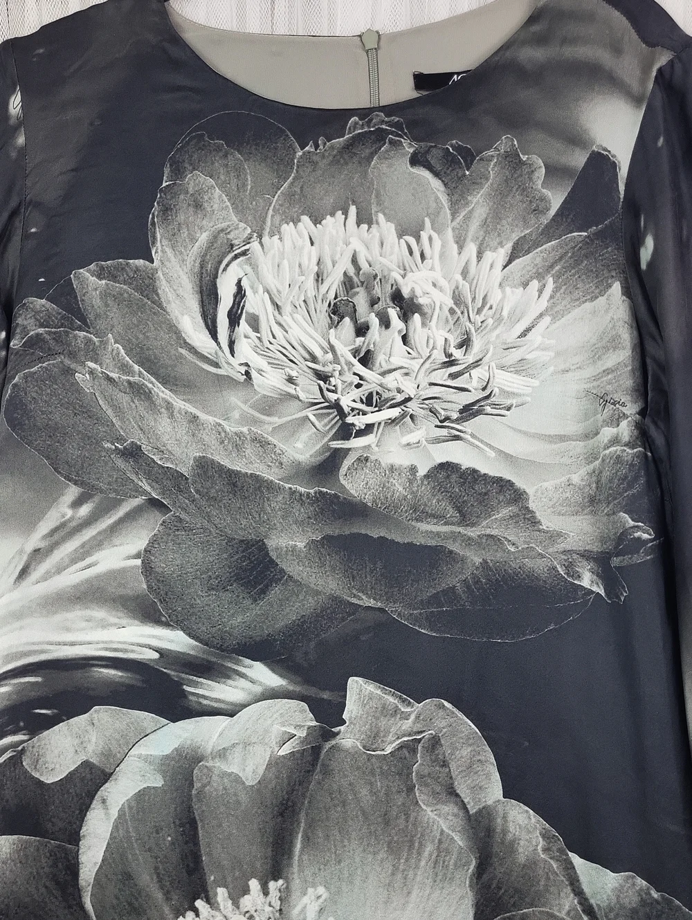 4G by Gizia silk dress with amazing floral pictures. Size 42 = US 10